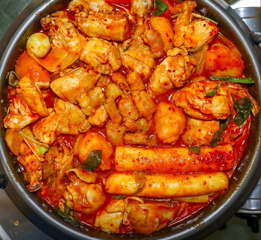 동래맛집 소식! 엄지척닭도리 본점에서 미식의 여정 시작하기.